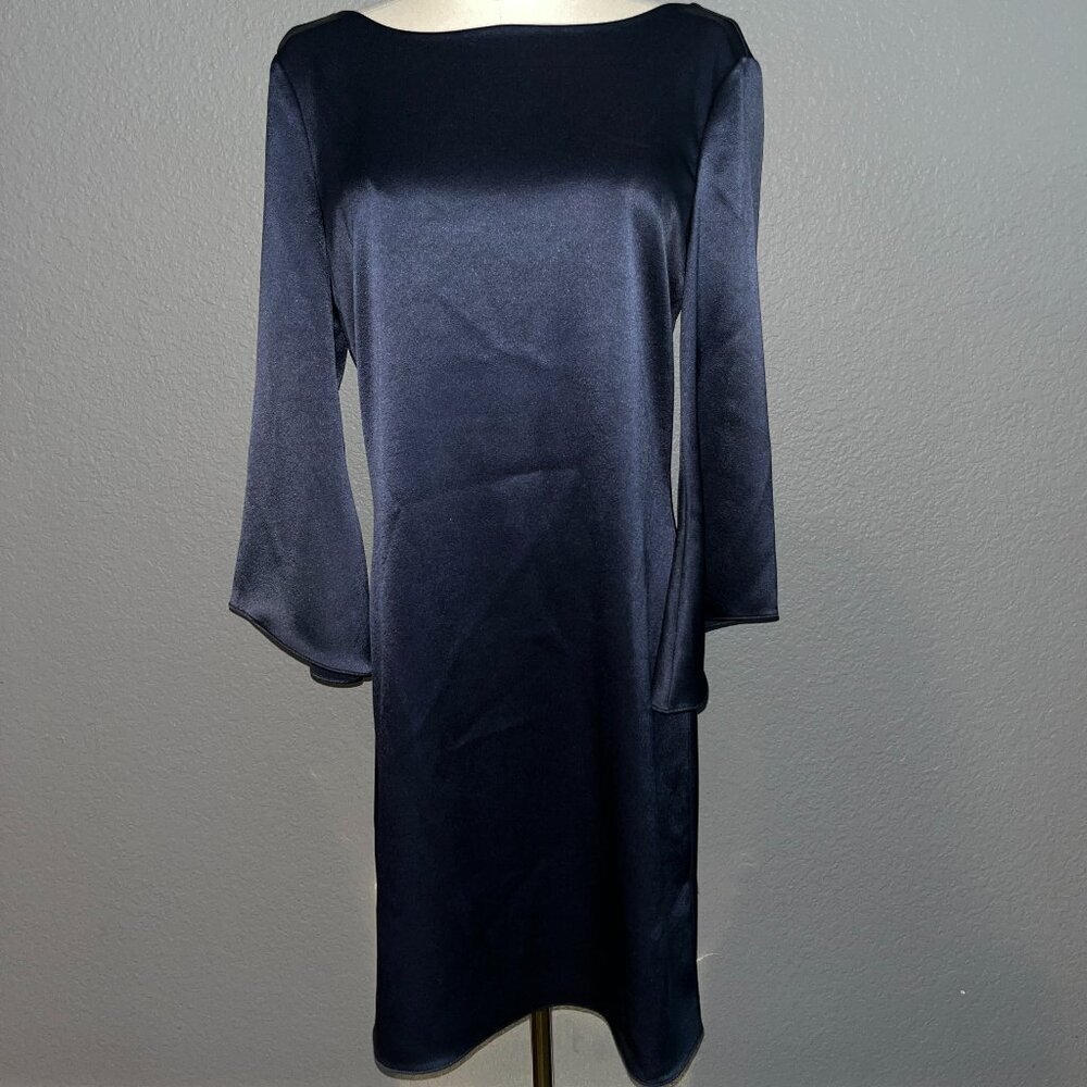 DIANE VON FURSTENBERG KORRY NAVY SATIN LOW BACK FLUTED SLEEVE SHIFT DRESS Size 6